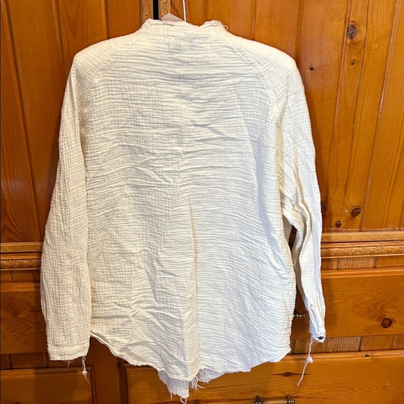 Lightweight Button-Front Shirt - Picture 4 of 4